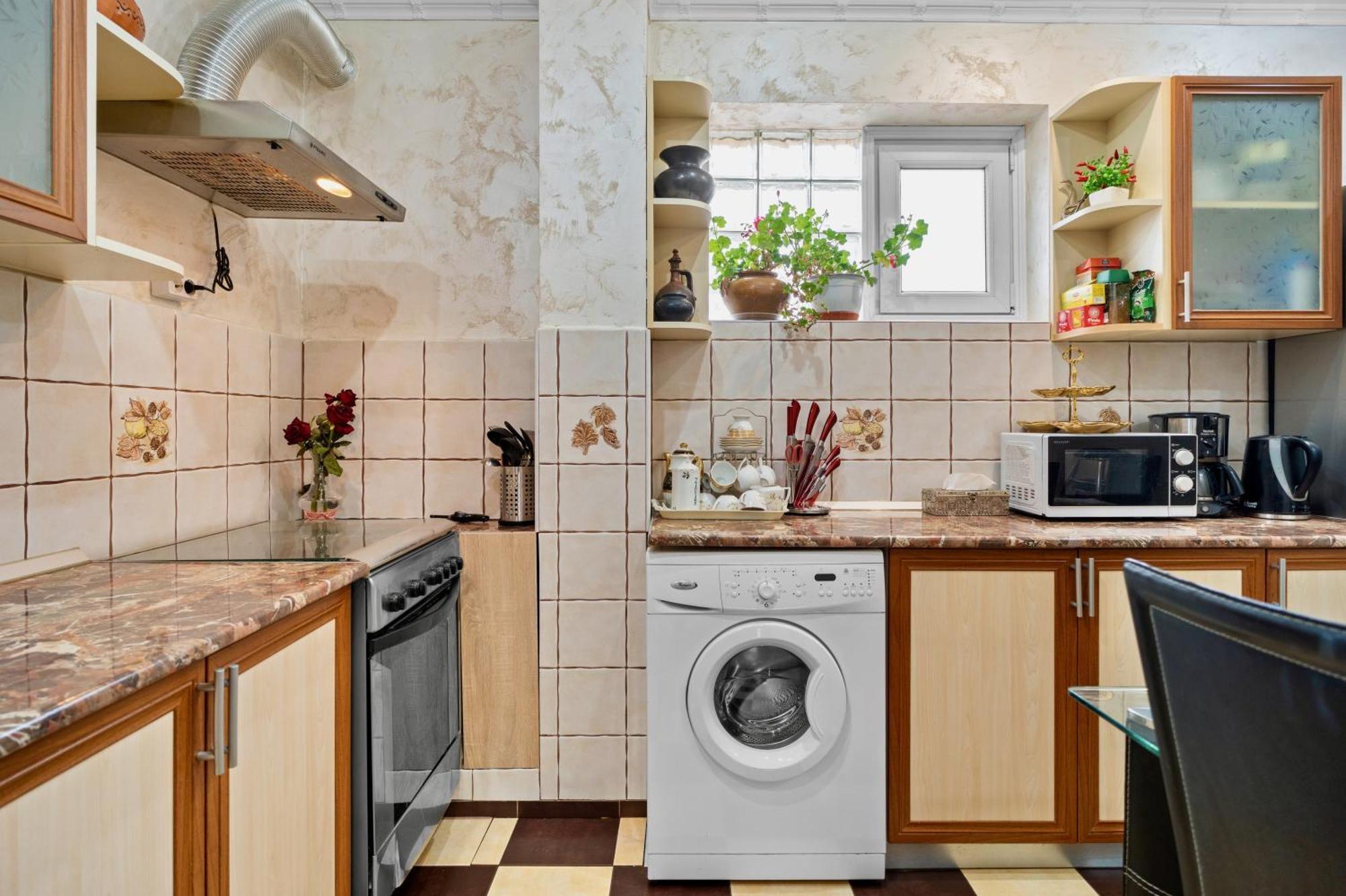 High-End 3Br Apartment - Private Garden, Terrace & Bbq Bukares Bagian luar foto
