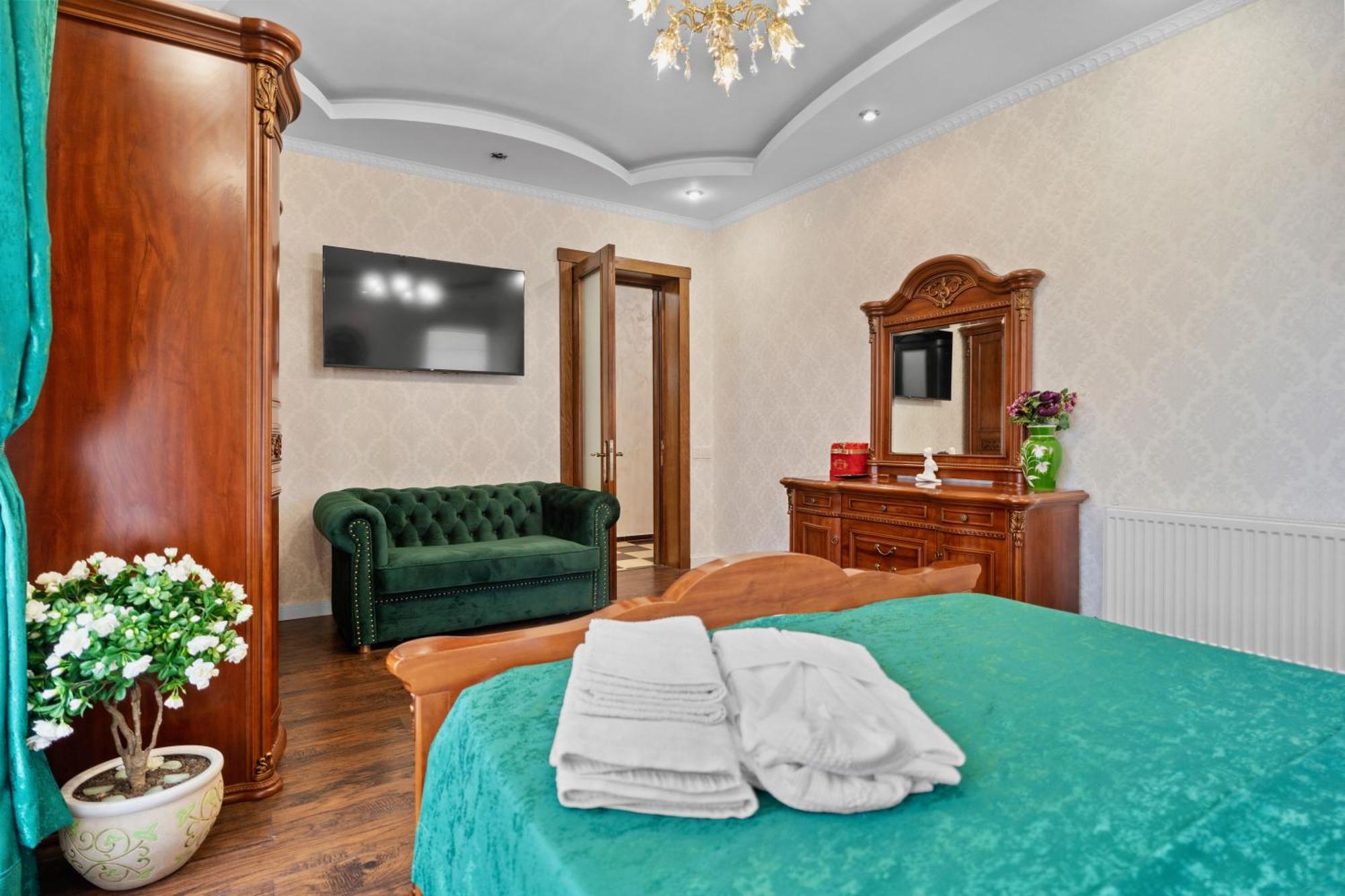 High-End 3Br Apartment - Private Garden, Terrace & Bbq Bukares Bagian luar foto