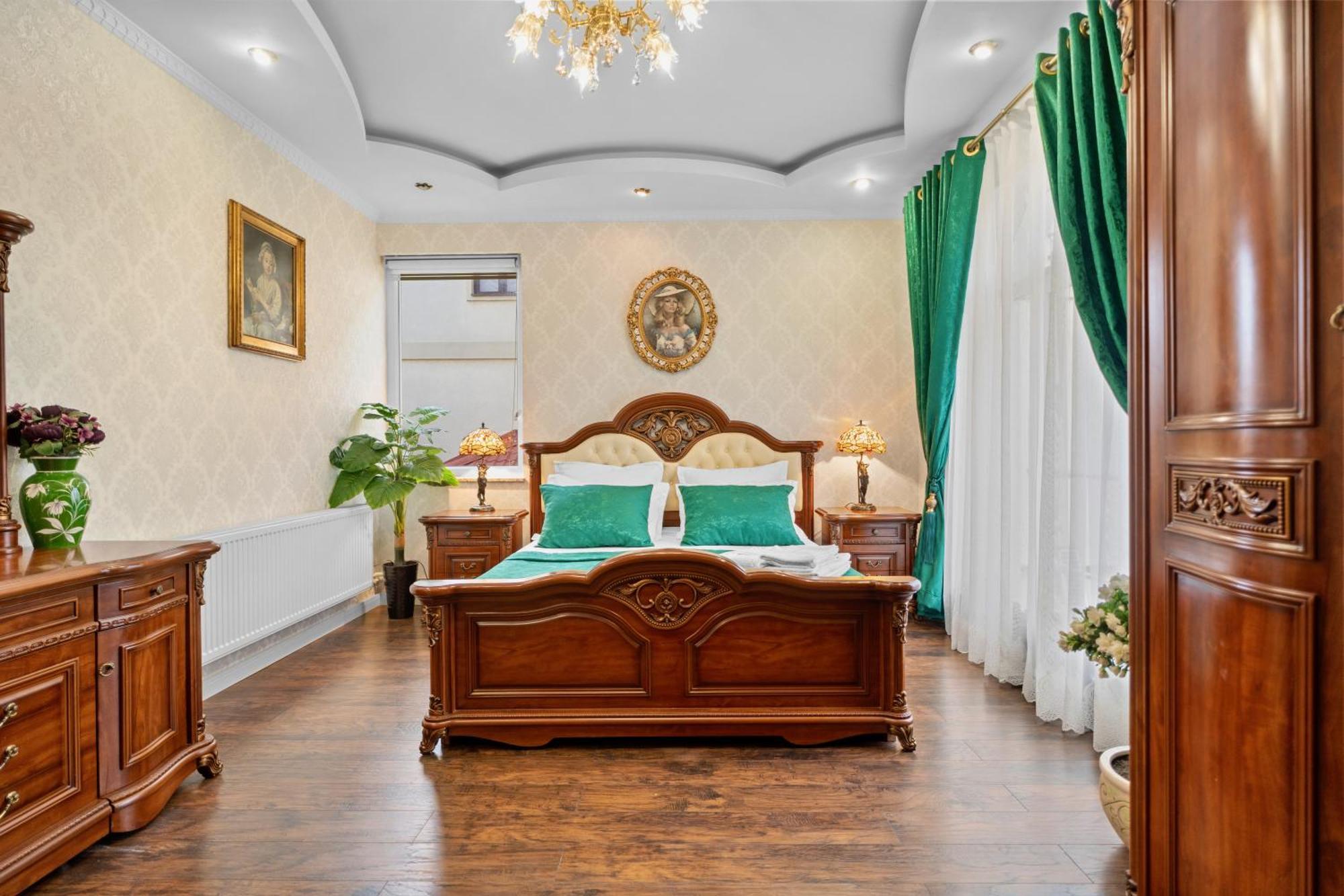 High-End 3Br Apartment - Private Garden, Terrace & Bbq Bukares Bagian luar foto