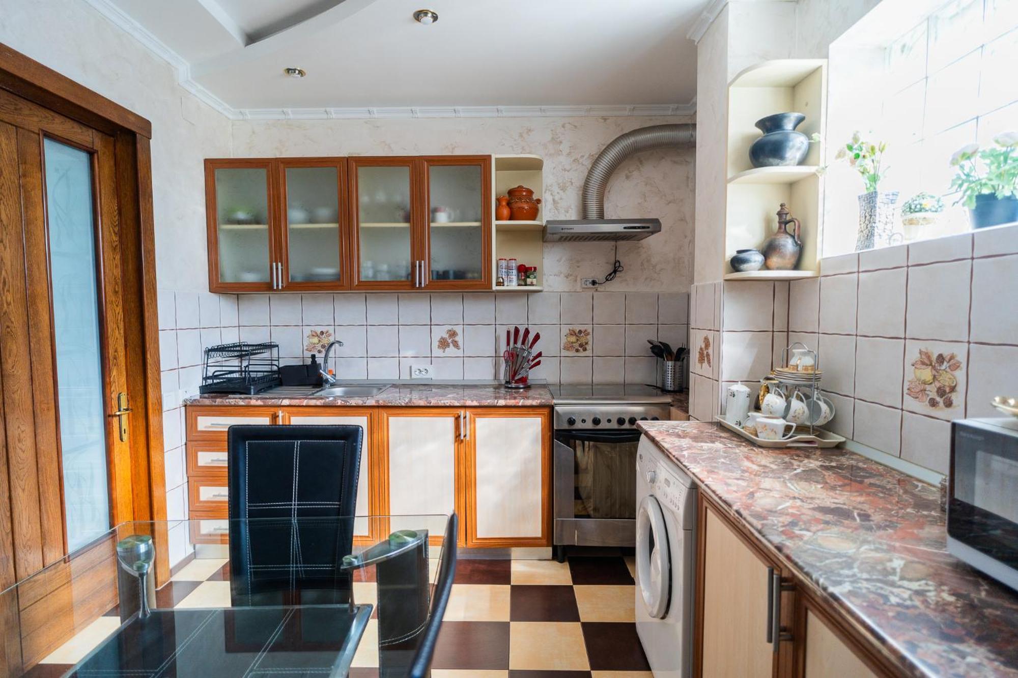 High-End 3Br Apartment - Private Garden, Terrace & Bbq Bukares Bagian luar foto