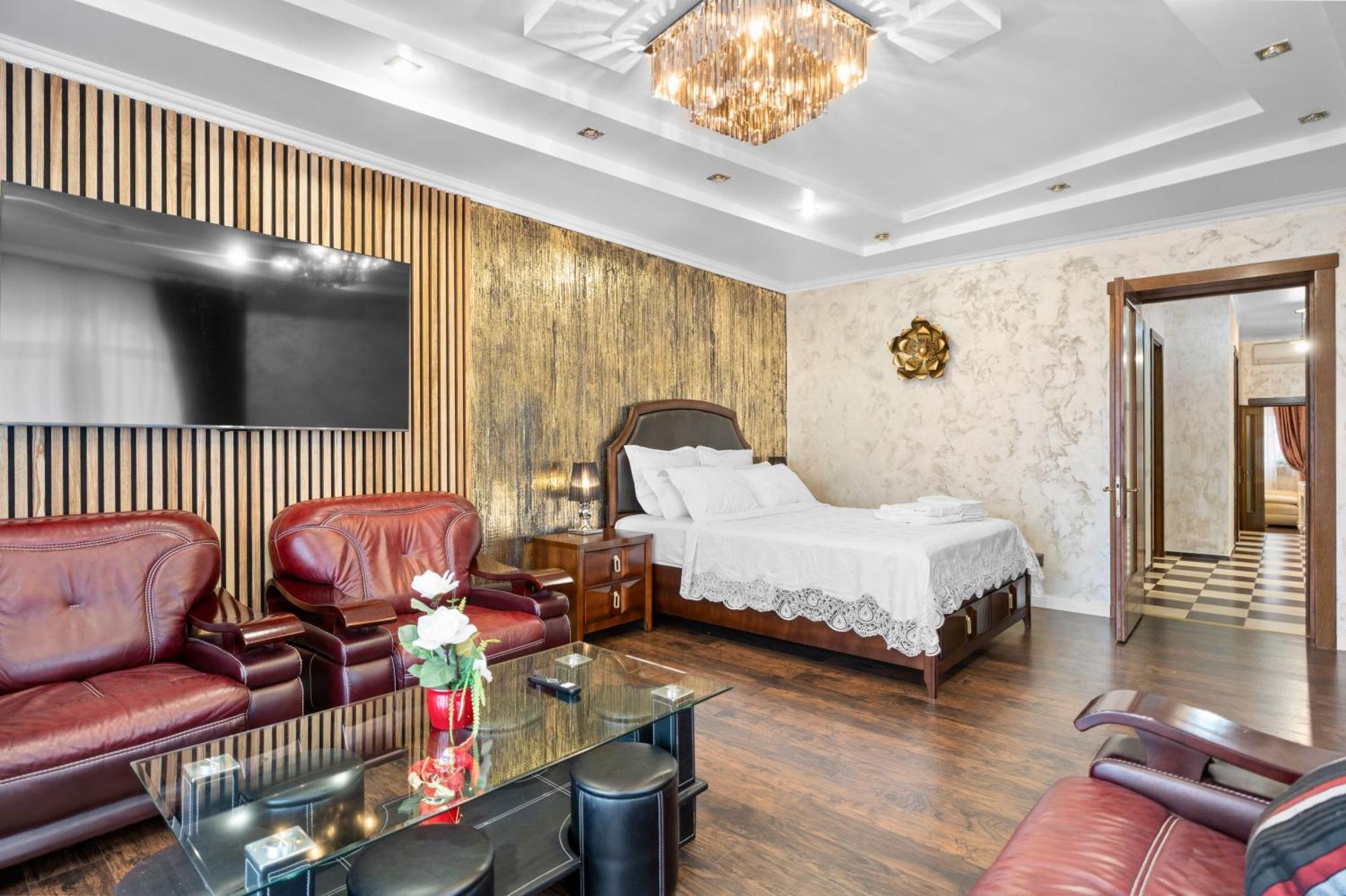 High-End 3Br Apartment - Private Garden, Terrace & Bbq Bukares Bagian luar foto