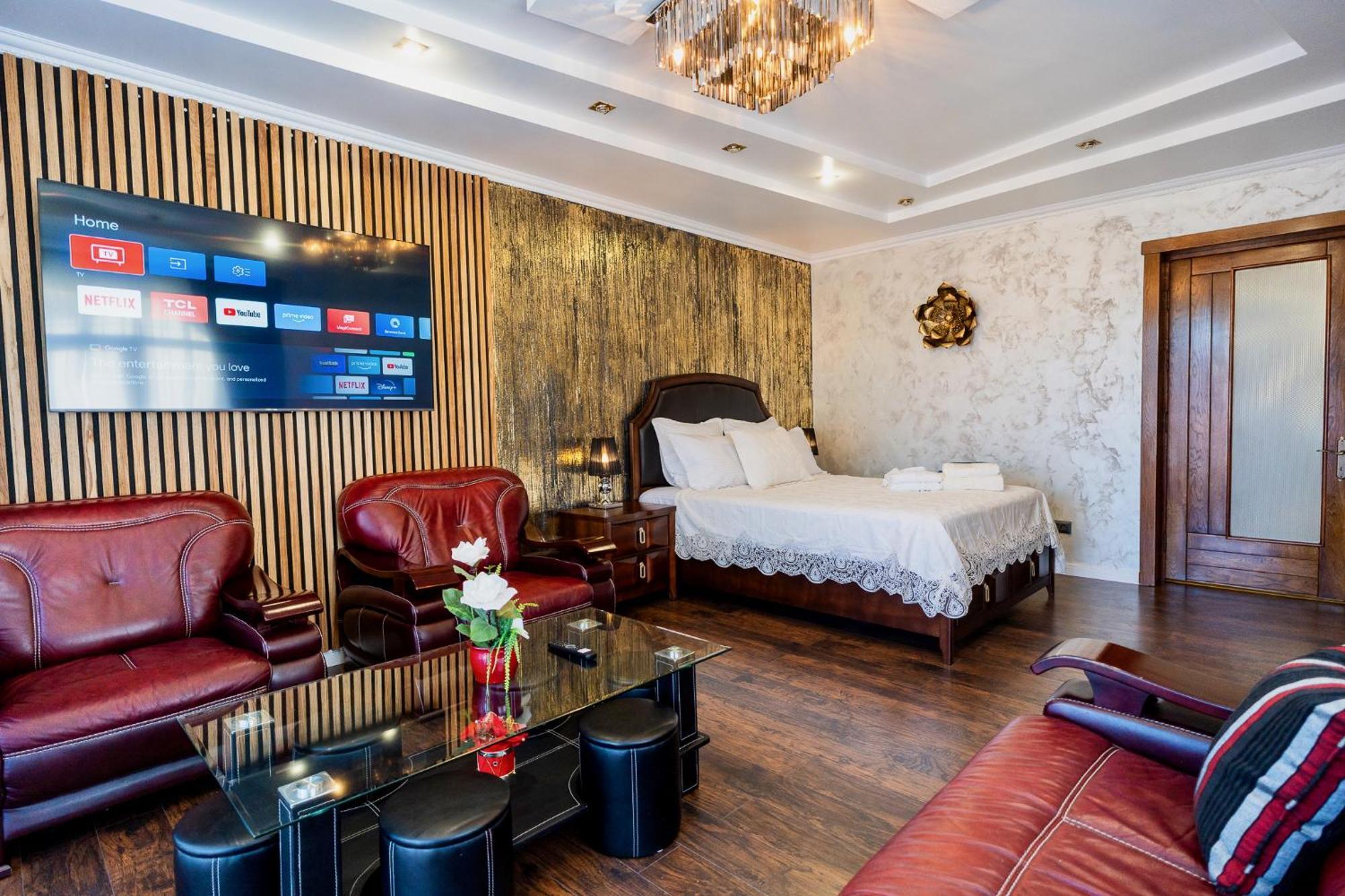 High-End 3Br Apartment - Private Garden, Terrace & Bbq Bukares Bagian luar foto